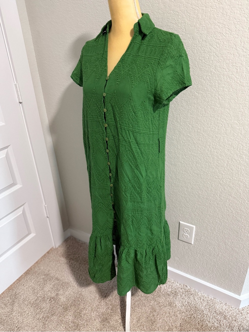 Chicwish Emerald Eyelet Belted Midi Dress - Picture 6 of 11